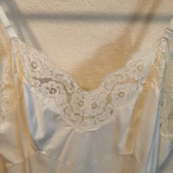 Vintage Vanity Fair Creamy White Slip       Size 34 - Picture 3 of 13